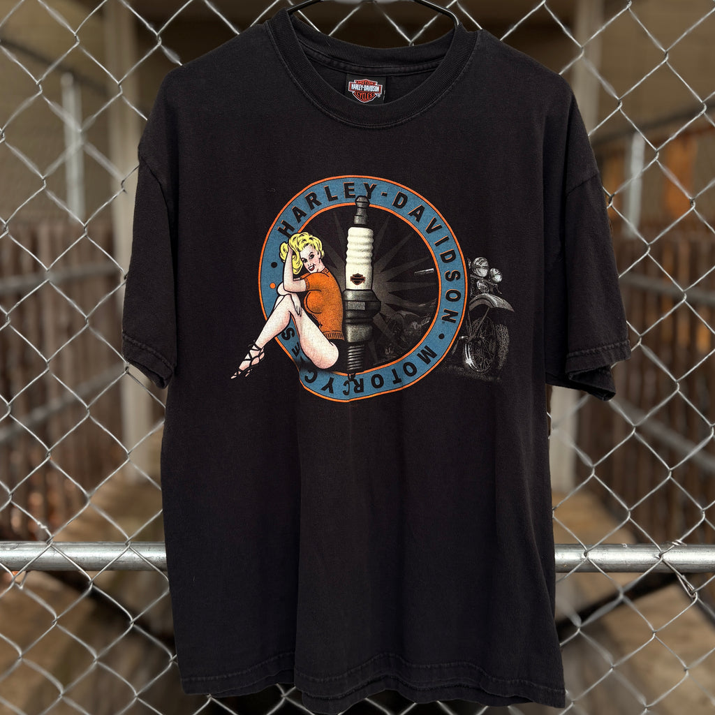 PINUP tee