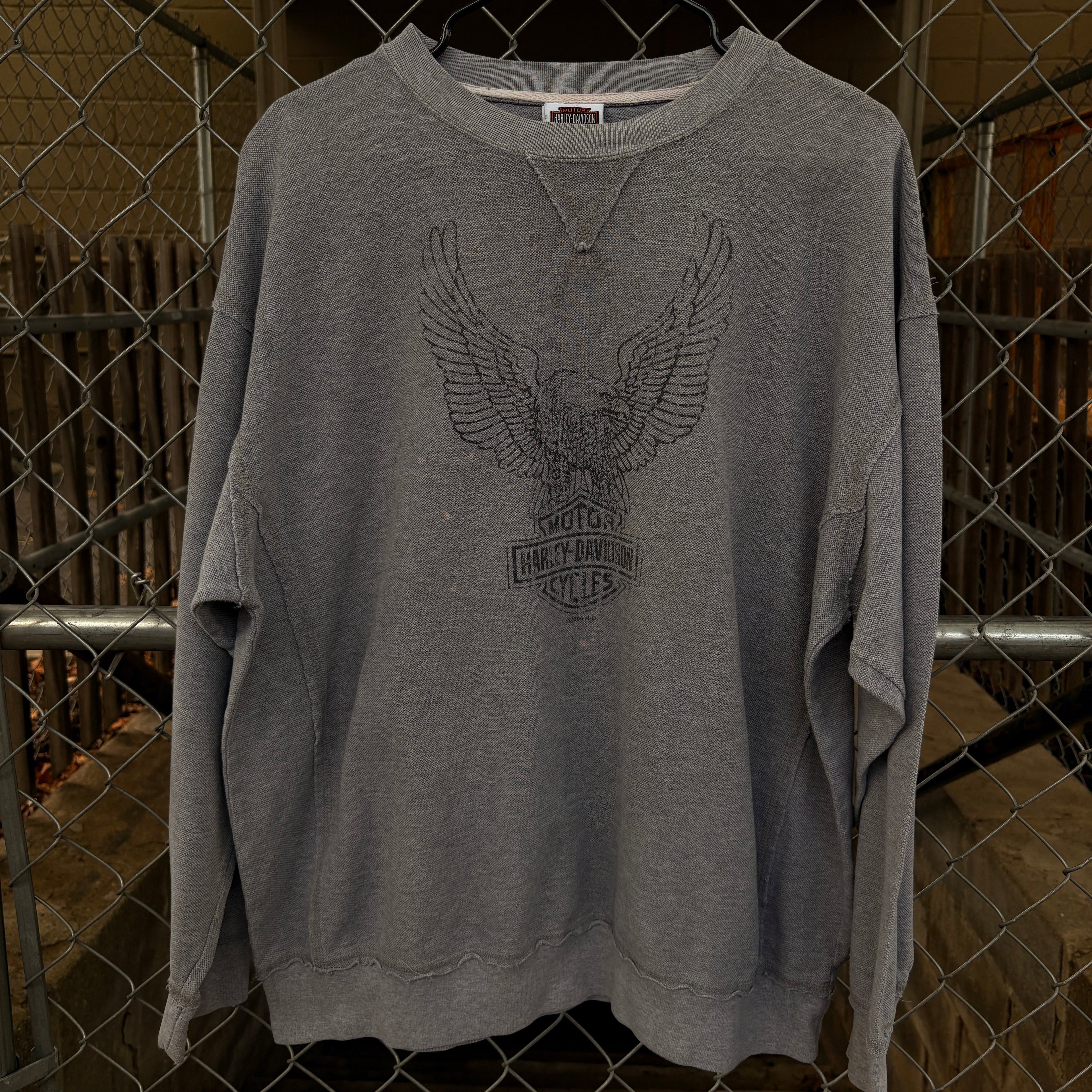 2006 CREWNECK